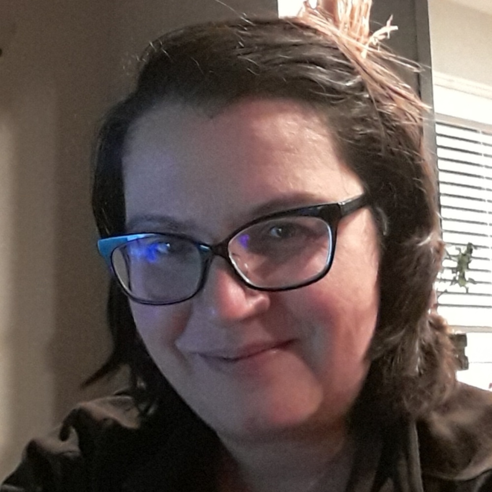 Meet your Posher, Alma